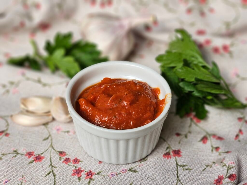 Tomatoes with Garlic sauce