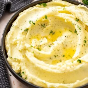 Mashed potatoes with arugula