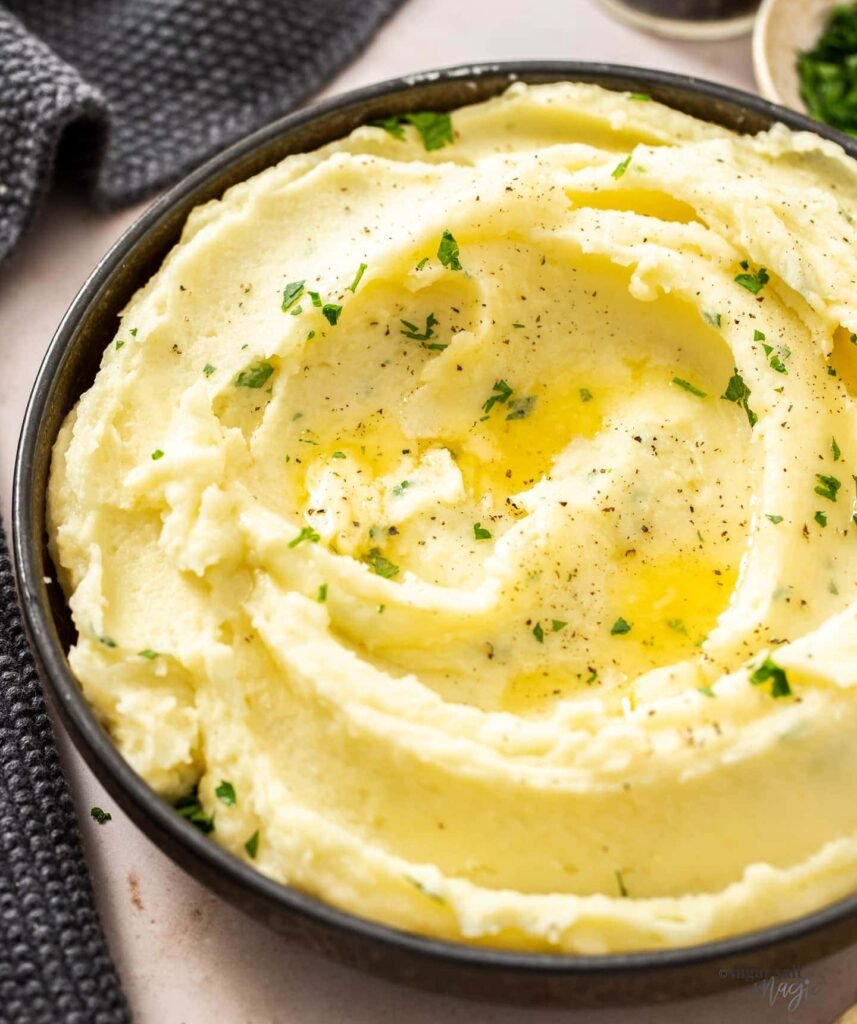 Mashed potatoes with arugula