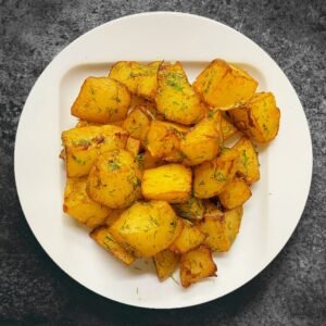 Stewed potatoes with dill and garlic